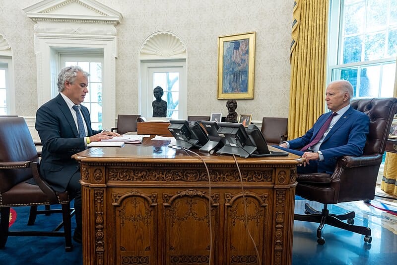 You May Not Know Who Jeff Zients Is, But He Might Be Running The Country